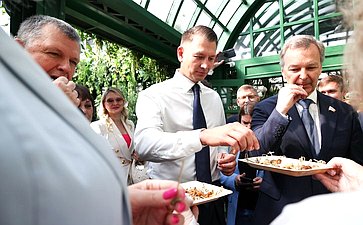 На Тверской площади в Москве в рамках мероприятий Второго форума тружеников села состоялось торжественное награждение победителей четвертого Национального органического конкурса