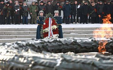 Наталья Котова в честь Дня защитника Отечества приняла участие в памятных мероприятиях, состоявшихся в регионе