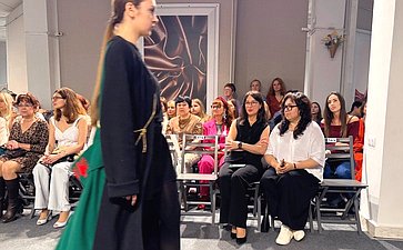 Елена Дягилева поздравила организаторов и участников юбилейного фестиваля молодых дизайнеров «НаМОДнение» в Мурманской области
