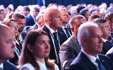 Пленарное заседание ХII Форума регионов России и Беларуси на тему «Молодежь Беларуси и России – наследники Великой Победы и будущее Союзного государства»