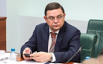 Круглый стол Комитета СФ по аграрно-продовольственной политике и природопользованию совместно с Комитетом СФ по экономической политике «Актуальные вопросы развития минерально-сырьевого комплекса Российской Федерации»
