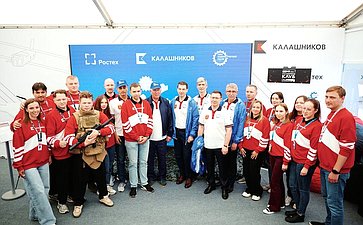 Владимир Якушев в ходе рабочей поездки в Тульскую область ознакомился с проектами участников Международного молодёжного промышленного форума «Инженеры будущего»