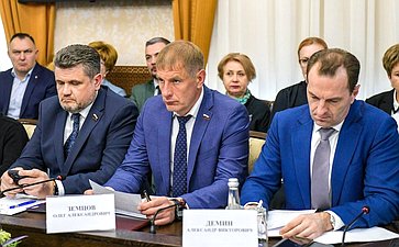 Вячеслав Тимченко провел расширенное заседание по вопросам контрольно-надзорной деятельности в Республике Хакасия