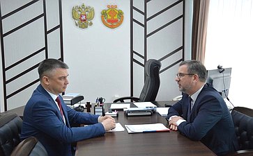 Николай Владимиров провел встречу с министром образования Чувашии Дмитрием Захаровым
