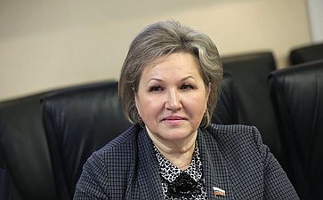 Елена Писарева