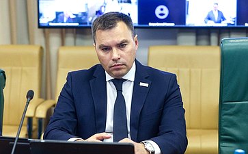 Круглый стол на тему «Проблемы эксплуатации жилищного фонда и объектов социальной инфраструктуры на вечномерзлых грунтах»