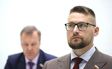 Руслан Смашнев