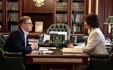 Маргарита Павлова предложила губернатору Челябинской области Алексею Текслеру рассмотреть вопрос о введении в специализированных детских учреждениях региона должности ассистента для детей-инвалидов
