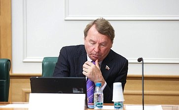 Владимир Кожин