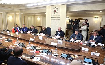 Встреча Председателя Совета Федерации Валентины Матвиенко с Председателем Консультативного совета Национального собрания Королевства Бахрейн Али Бен Салехом Ас-Салехом