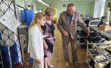 Ольга Бас и Дарья Лантратова в ходе работы в регионе посетили протезно-ортопедический завод