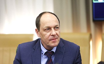 Круглый стол на тему «Пути решения ключевых стратегических задач по производству высоколокализованной конкурентоспособной продукции автомобильной отрасли»