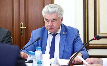 Виктор Бондарев