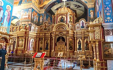 В рамках выездного заседания Комиссии СФ по развитию креативных (творческих) индустрий и народных художественных промыслов в России сенаторы посетили культурно-просветительные и социальные объекты