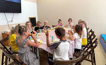 Елена Перминова встретилась в Кургане с будущими первоклассниками из опекаемых семей