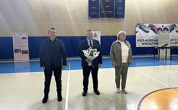 Денис Гусев в рамках региональной недели побывал на межмуниципальных соревнованиях по адаптивным играм среди членов Ненецкой окружной организации Всероссийского общества инвалидов