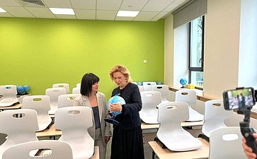 Инна Святенко встретилась с учителями школы № 2087 района Марьино Юго-Восточного округа и посетила обновлённый по программе «Моя школа» корпус образовательного учреждения