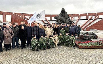 Владимир Киселев принял участие в памятной церемонии передачи останков советских солдат