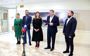 Открытие в Совете Федерации выставки индустриальных пейзажей, посвященной Дню машиностроителя