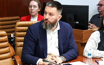 Совещание Комитета Совета Федерации по федеративному устройству, региональной политике, МСУ и делам Севера на тему «Совершенствование преференциальных режимов ДФО и Арктики для развития транспортно-логистической отрасли»