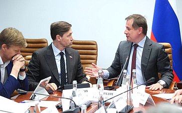 Заседание секции «Цифровая трансформация транспорта» на тему «Электронный документооборот между федеральными органами власти и участниками перевозочного процесса»
