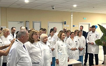 Анатолий Артамонов принял участие в открытии новой детско-взрослой поликлиники в Калуге