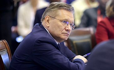«Низкоуглеродные решения для развития «зеленой» экономики». XI Невский международный экологический конгресс