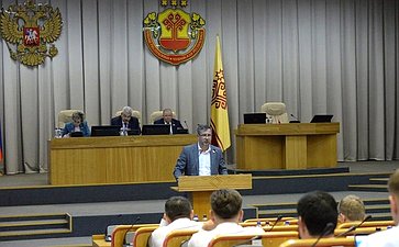 Николай Владимиров на сессии Государственного Совета Чувашской Республики проинформировал депутатов о результатах работы в Совете Федерации