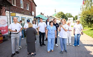 Сенаторы посетили предприятия народных художественных промыслов г. Суздаля