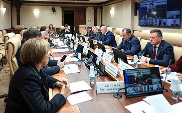 Совещание Комитета СФ по науке, образованию и культуре совместно с Комитетом СФ по экономической политике «Об организации в субъектах Российской Федерации перевозок детей школьными автобусами»