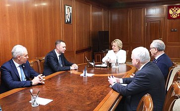 Валентина Матвиенко провела встречу с губернатором Саратовской области Романом Бусаргиным