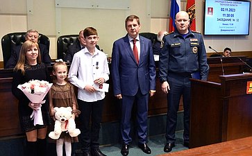Андрей Епишин вручил медаль «За проявленное мужество» юному герою из Тверской области