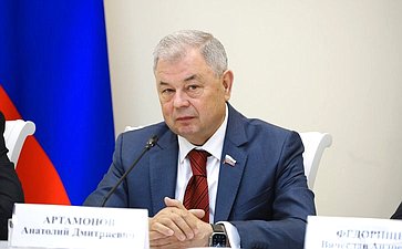 Анатолий Артамонов