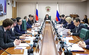 Круглый стол на тему «Совершенствование системы лицензирования деятельности по управлению многоквартирными домами: законодательные новации и практика применения»