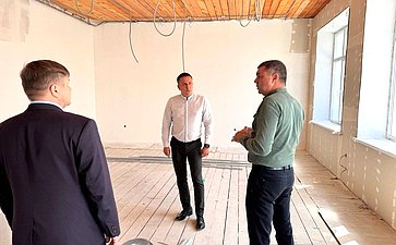 Айрат Гибатдинов проверил ход ремонта школ в Ульяновске
