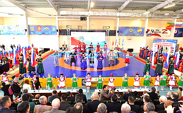 Баир Жамсуев в рамках региональной недели принял участие в историческом событии – первой матчевой встрече по вольной борьбе «Кубок Единства»