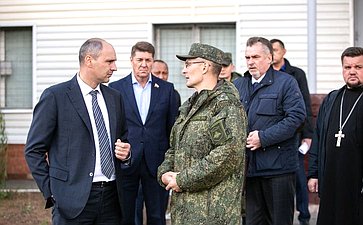 Андрей Шевченко вместе с губернатором Оренбургской области Денисом Паслером встретился с мобилизованными оренбуржцами в Тоцкой артиллерийской бригаде