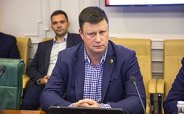 Олег Голов провел встречу с председателем Рабочей комиссии по делам представителей Постоянного комитета Всекитайского собрания народных представителей Китайской Народной Республики