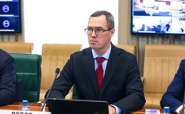 Круглый стол на тему «Проблемы эксплуатации жилищного фонда и объектов социальной инфраструктуры на вечномерзлых грунтах»