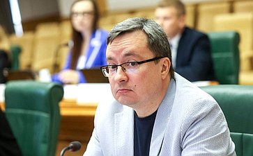 Круглый стол на тему «Интеллектуальная собственность в материальном выражении: мода, промышленный дизайн, архитектура»