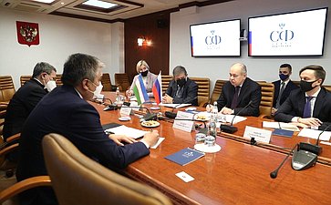 Ильяс Умаханов провел встречу с Чрезвычайным и Полномочным Послом Республики Узбекистан в Российской Федерации