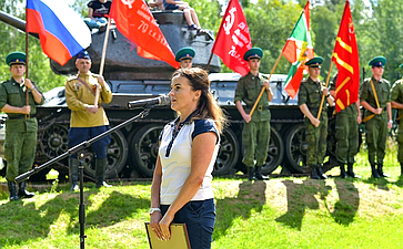 Ирина Кожанова приняла участие в военно-историческом фестивале «Слобода партизанская»