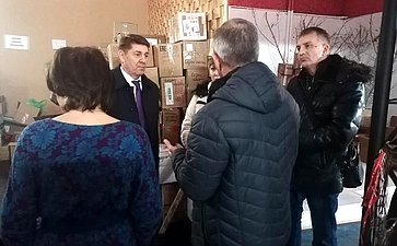 Андрей Шевченко посетил центр сбора гуманитарной помощи в Оренбурге