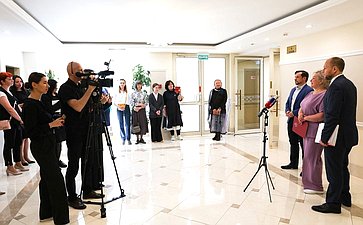 Презентация выставки работ наставников победителей Всероссийского художественного конкурса «Жизнь деленная на граммы»