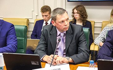 Круглый стол Комитета СФ по конституционному законодательству и государственного строительства «Ответственность за воспрепятствование профессиональной деятельности адвоката как гарантия реализации принципа состязательности и равноправия сторон»