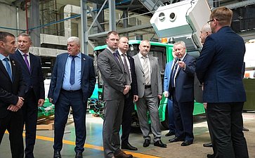 В рамках выездного заседания Комитета СФ по обороне и безопасности сенаторы посетили ряд социально значимых предприятий Свердловской области