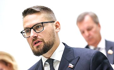 Руслан Смашнев
