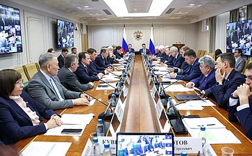 Сахамин Афанасьев принял участие в круглом столе, посвященном обсуждению перспектив арктических портов: от наращивания мощностей до оптимизации судоходства и транспортировки полезных ископаемых