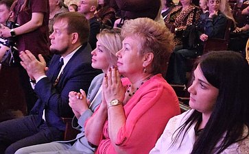Ольга Бас посетила в ЛНР фестиваль «На перекрёстке двух войн»