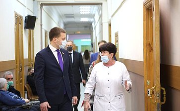 Александр Пронюшкин посетил пункты вакцинации во Владимирской области